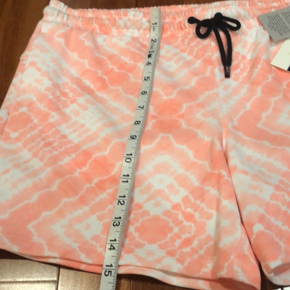 Brand๐๐๐ฅ๐ DKNY sports shorts. - Picture 8 of 10